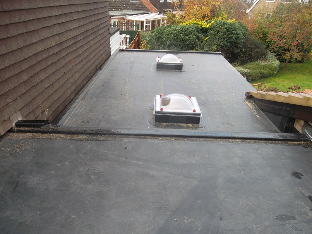 EQDM flat roof with small sky lights